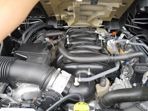 タンドラ　エンジン５７００ｃｃ　３ＵＲ　